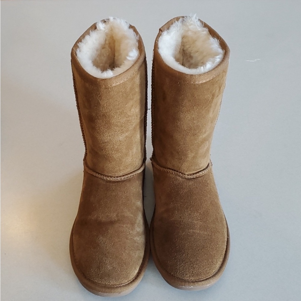 Minnetonka lined boots woman's size 9